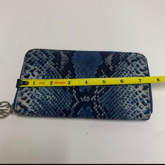 Stuart Weitzman Blue Python-Print Zip-Around Continental Wallet - RARE - Picture 12 of 12